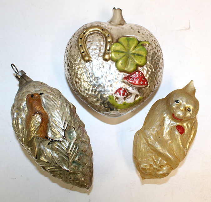 Showing just a few of the wonderful antique glass Christmas ornaments – MANY lots of ornaments incl. singles to large lots!
