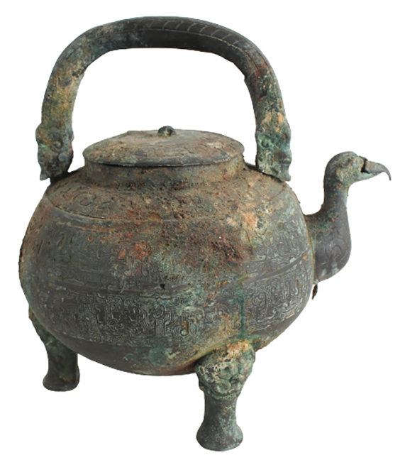 Chinese Archaic Bronze Tripod Covered Wine Pot