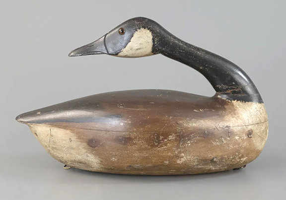 The preening Canada goose from the T. Gray rig is one of fewer than a dozen known and is the only preening example in original paint and fine condition. The 18