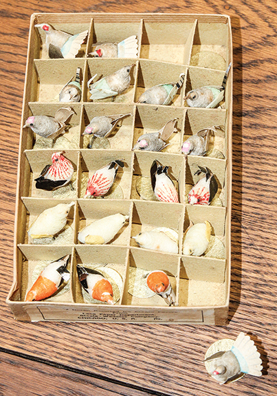 Ice cream favors in the form of birds on springs, 22 (two missing) in the original box, by the Steele-Wedeles Co. of Chicago, each bird about 13/8