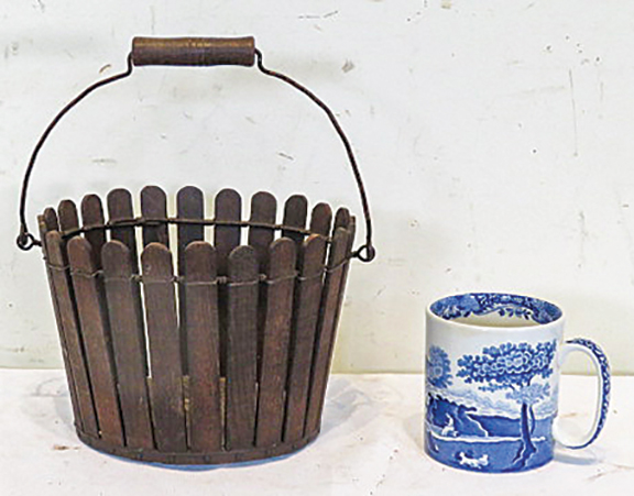 Diminutive Shaker basket