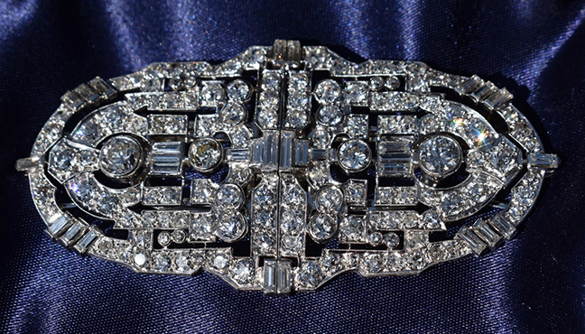 Fine Art Deco Tiffany & Co. Platinum/Diamond Convertible Brooch/Sweater Clips w/Approx. 8+ cts. Bright White Diamonds, VS-FG, W. 21.5 dwt., Tiffany Inv. #2491, H. 1&frac12;