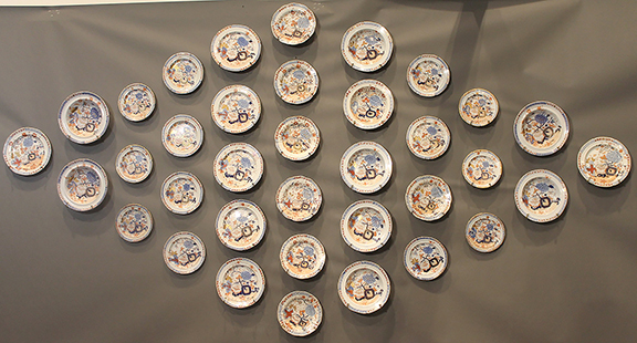 This wall with an array of Mason’s ironstone greeted visitors to the booth of Jackie Smelkinson and Marcia Moylan of The Spare Room Antiques, Baltimore, Maryland. Various sizes of soup bowls and dinner and dessert plates were offered, all in the Blue Rose pattern. Prices ranged from $350 to $400 each.